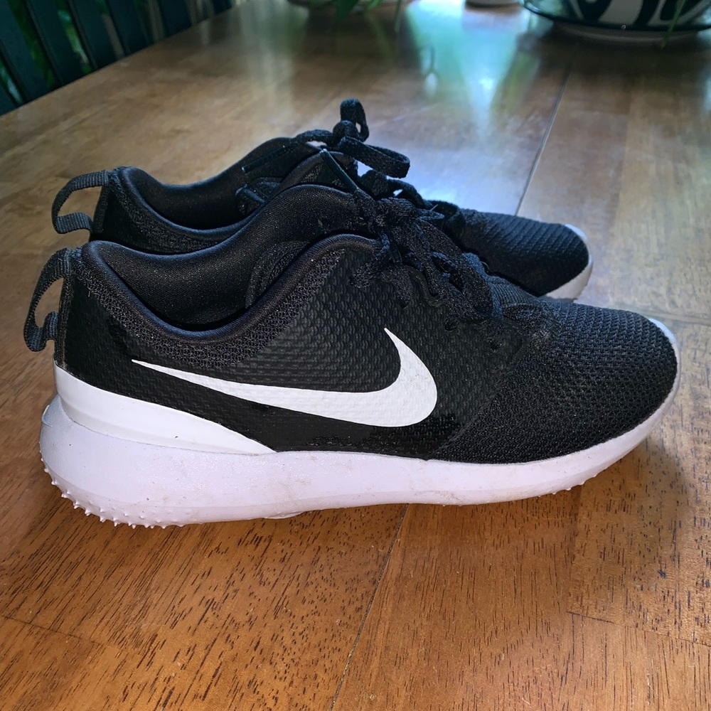 NIKE golf cleats youth 3